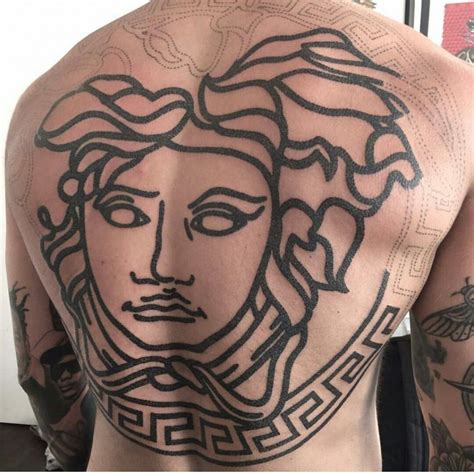 tatuaje medusa versace significado|tatuajes de meduzas.